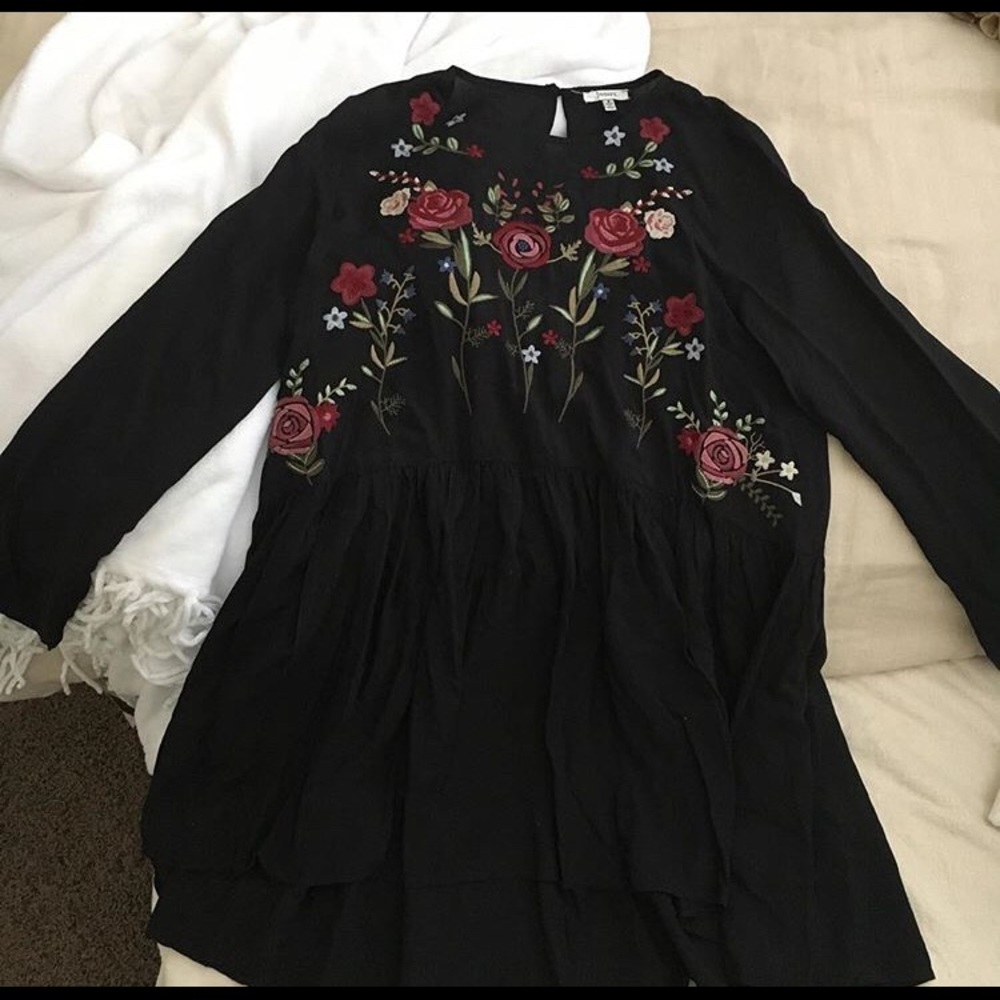 Black dress size small never worn!